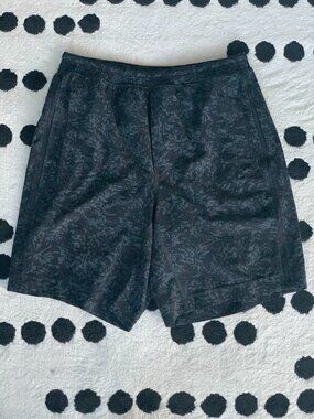 Lululemon Pace Breaker Shorts Mens M Black Lined 9” Inseam Active Gym Athleisure